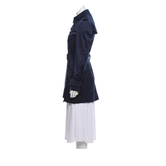 Burberry Navy Double-Breasted Trench Coat Size M / US 6 / Burberry Size 8 - Picture 16 of 16